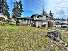 1030 NE Coco Ct in Bremerton, WA - Building Photo