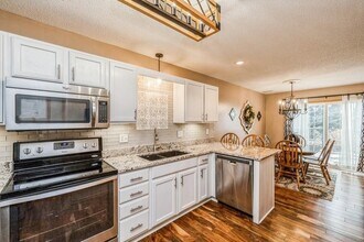 7425 Wistful Vista Dr in West Des Moines, IA - Foto de edificio - Building Photo