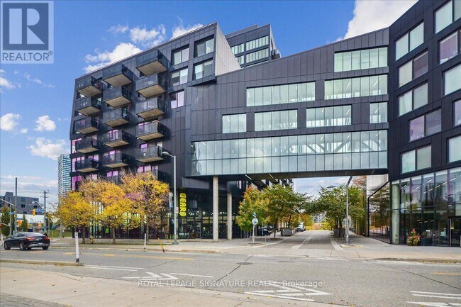 51 Trolley Cres in Toronto, ON - Building Photo - Building Photo