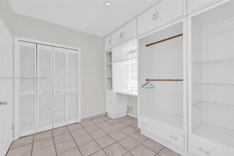 3760 SW 27th St in Miami, FL - Building Photo - Building Photo