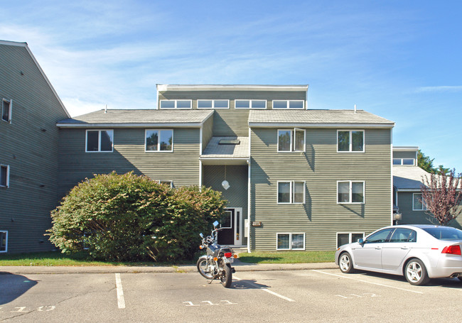 Highland Terrace in Dover, NH - Foto de edificio - Building Photo