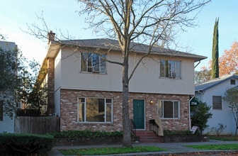 2710 O St in Sacramento, CA - Building Photo - Building Photo