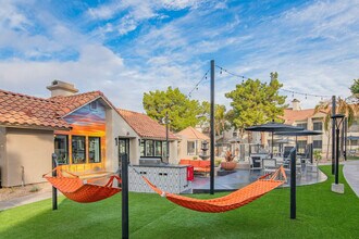 7900 E Princess Dr in Scottsdale, AZ - Foto de edificio - Building Photo