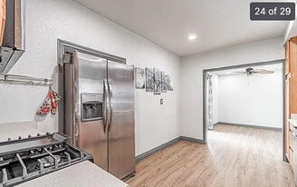 10526 Downey Norwalk Rd in Norwalk, CA - Building Photo