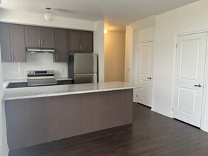 Looking for Tenants in Brampton, ON - Building Photo - Building Photo