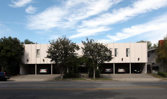 Chatsworth Park Apartments in Granada Hills, CA - Building Photo - Building Photo