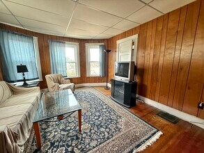 21 Oakland Ave in Everett, MA - Building Photo - Building Photo