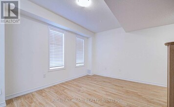 88-88 Decorso Dr in Guelph, ON - Building Photo - Building Photo