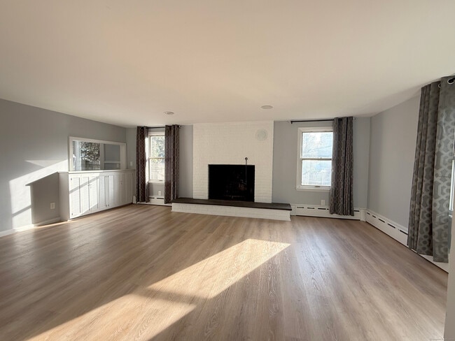 3 George St in Westport, CT - Building Photo - Building Photo