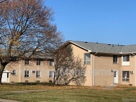 19300 Wick Rd in Allen Park, MI - Building Photo