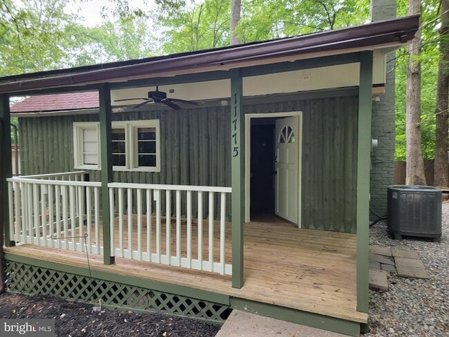 11775 Stanbaugh Ln in Manassas, VA - Foto de edificio - Building Photo