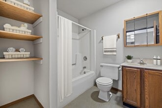 291 North in Whitewater, WI - Foto de edificio - Building Photo