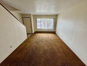 1127-1129 Applegate St in Philomath, OR - Building Photo - Building Photo