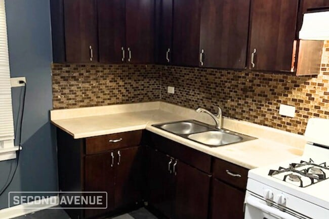 9248 S Lowe Ave in Chicago, IL - Building Photo - Building Photo