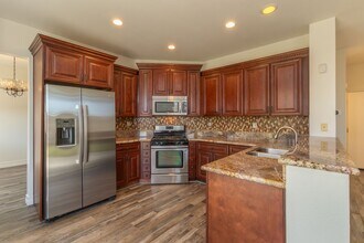 11909 Stegmeir Dr in Rancho Cucamonga, CA - Foto de edificio - Building Photo