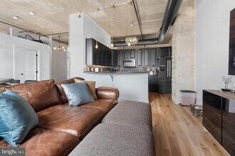 113 N Bread St in Philadelphia, PA - Building Photo - Building Photo