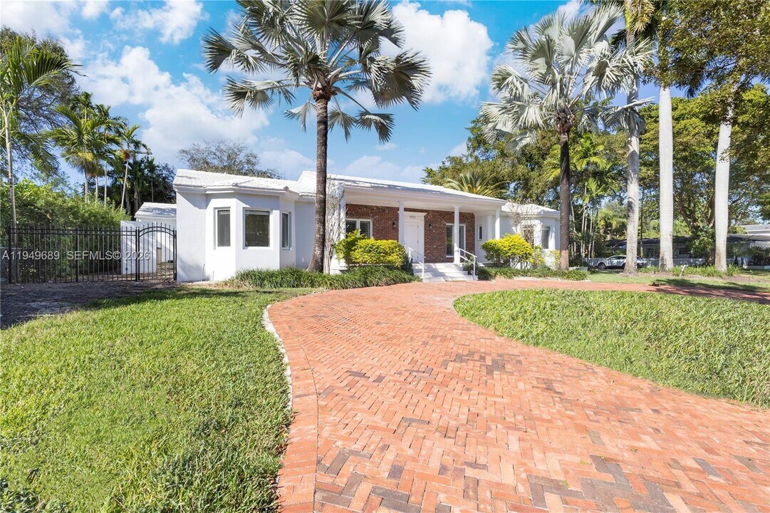 4404 Alhambra Cir in Coral Gables, FL - Building Photo