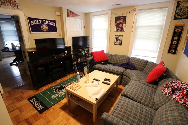 116 Old Harbor St, Unit 2