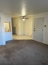 686 Daisy Ln, Unit 116 in Roselle, IL - Building Photo - Building Photo