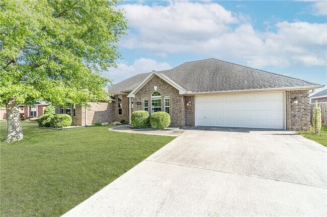 property at 4105 SW Slate Ln