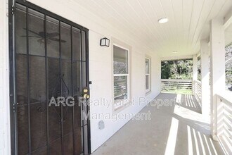 1095 Ira St SW in Atlanta, GA - Building Photo - Building Photo