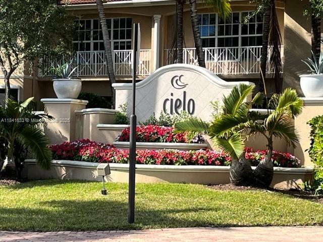 4513 Artesa Way S in Palm Beach Gardens, FL - Building Photo