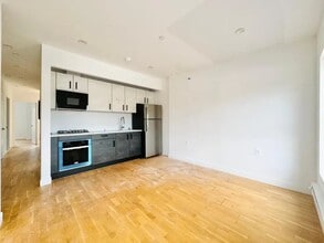251 DeKalb Ave in Brooklyn, NY - Building Photo - Building Photo