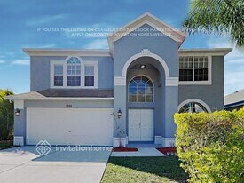 1060 Grand Canyon Dr in Valrico, FL - Building Photo