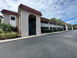 1750 Belleair Forest Dr in Belleair, FL - Building Photo - Building Photo