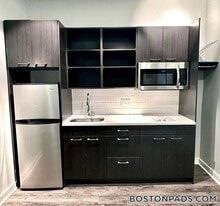 82 Franklin St, Unit 306 in Worcester, MA - Building Photo