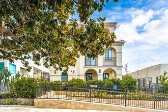 1211 9th St in Santa Monica, CA - Foto de edificio - Building Photo