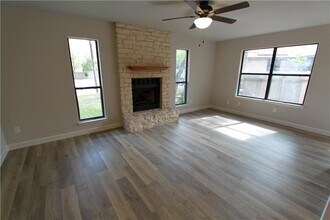 6505 Columbia Oaks Ct in Austin, TX - Building Photo - Building Photo