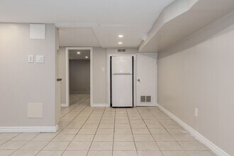 15 Indian Rd Crescent in Toronto, ON - Building Photo - Building Photo