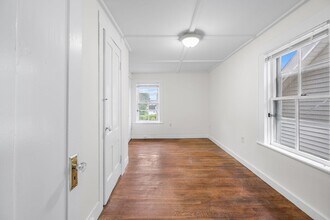 4 Pearl St in Stoneham, MA - Building Photo - Building Photo