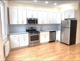 6931 Myrtle Ave, Unit 2nd Fl in Ridgewood, NY - Building Photo