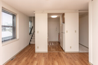 Stonehouse Square in Minneapolis, MN - Building Photo - Interior Photo