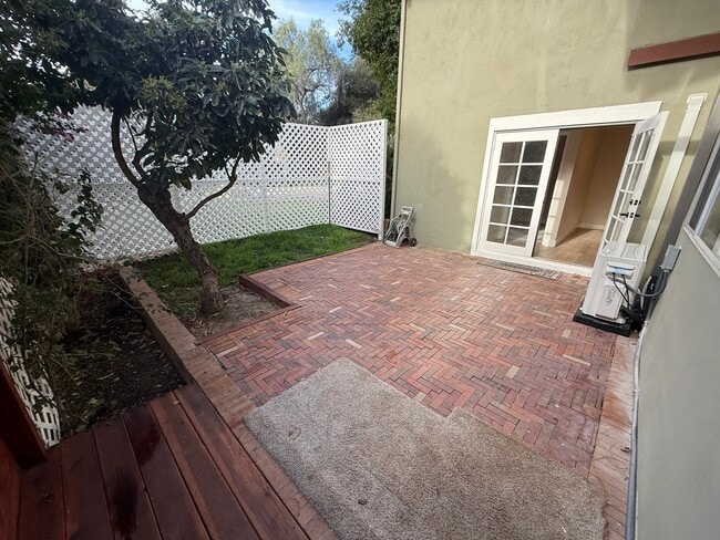 2741 Royal Crest Dr, Unit Attached  apartment