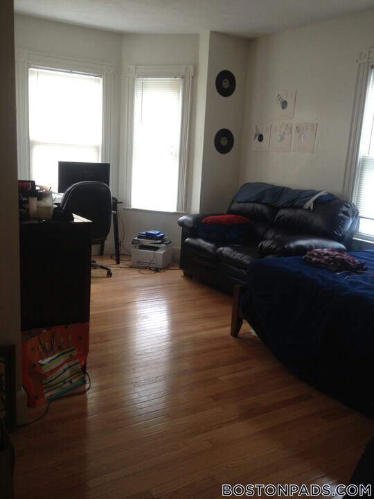 190 Highland St in Boston, MA - Building Photo