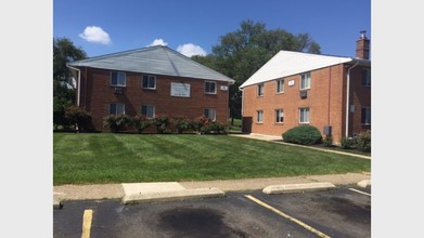 Aston Glen Apartments in Upper Chichester, PA - Building Photo - Building Photo