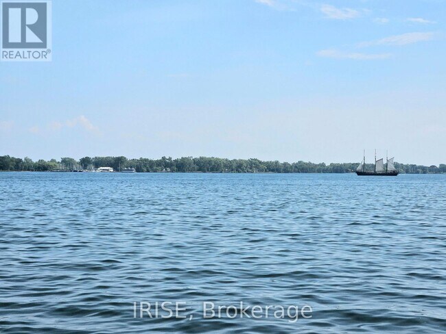 property at 1-PH21 Edgewater Dr