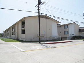 Dorset House Apartments in Downey, CA - Building Photo - Building Photo