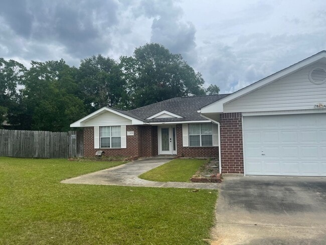 property at 2018 Hickory Dr