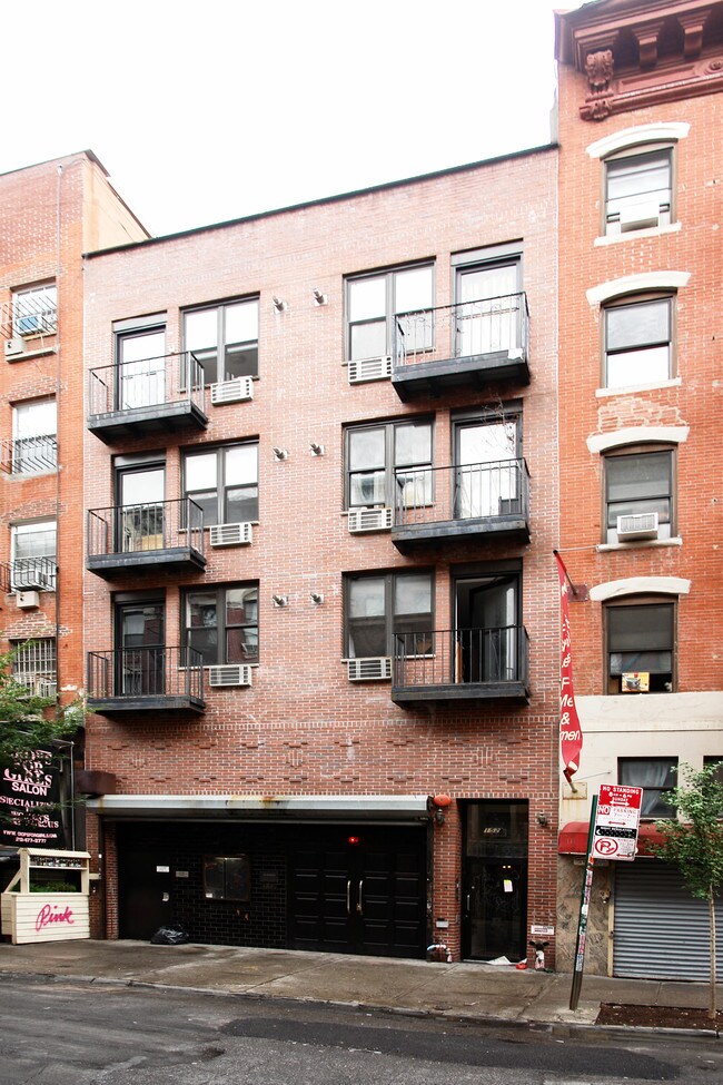 152 Orchard St in New York, NY - Building Photo - Building Photo