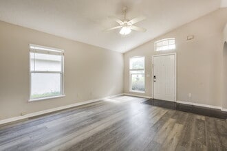 5529 New Cambridge Rd in Orlando, FL - Foto de edificio - Building Photo