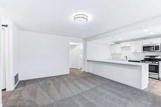 780 Stewart Ave in St. Paul, MN - Building Photo - Building Photo