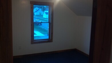 315 W Cleveland St Apt. A, Unit Cleveland duplex- upper in Marshfield, WI - Foto de edificio - Building Photo