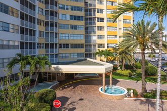 Lake Point Tower in Hallandale Beach, FL - Building Photo - Building Photo