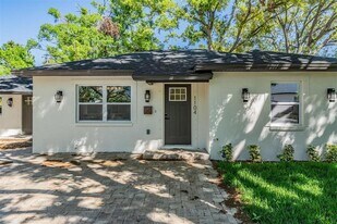 1104 S Lois Ave in Tampa, FL - Building Photo