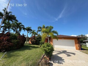 1303 SE 33rd St in Cape Coral, FL - Building Photo - Building Photo