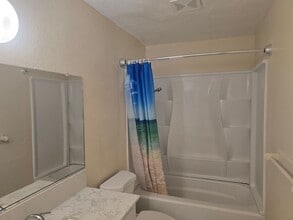 13022 Newhope St in Garden Grove, CA - Foto de edificio - Building Photo